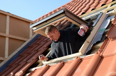 Pose de fenêtres de toit Velux à Étoutteville